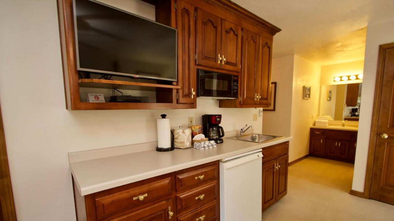 Baileys Harbor Yacht Club Resort Ngoại thất bức ảnh